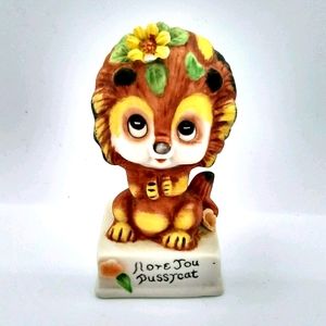 Vintage 70s cute 'I love you pussycat' figurine